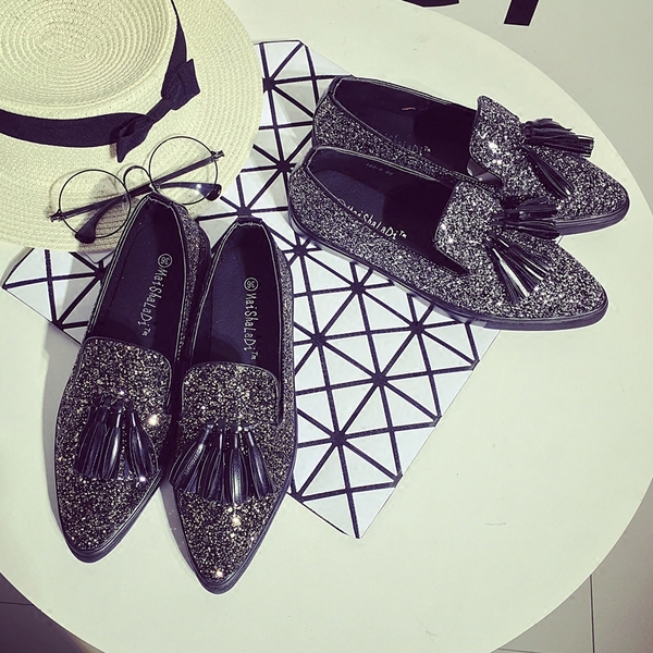 Дамски ежедневни брокатени обувки с кожена висяща панделка