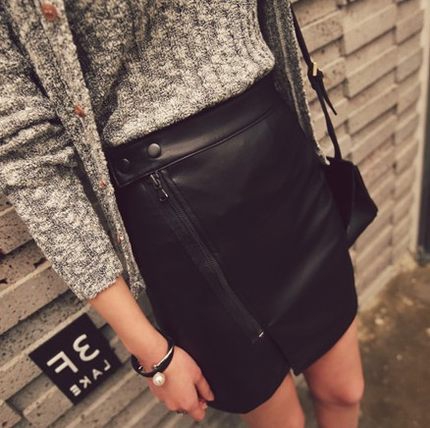 δερμάτινη φούστα της Γυναίκας