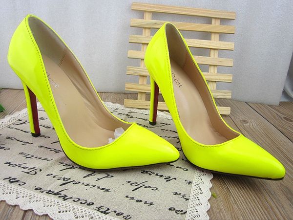 Дамски официални лачени обувки на висок ток със заострена предна част в различни цветове