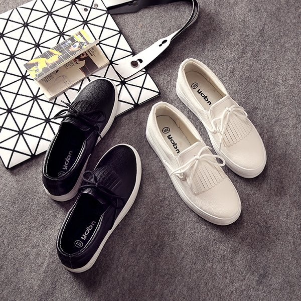 Γυναικεία  καθημερινά espadrili με τις συνδέσεις της ομαλής αποκλειστική