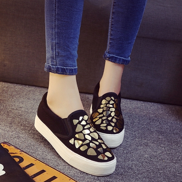 Γυναικεία   παπούτσια με  ενδιάμεση σόλα