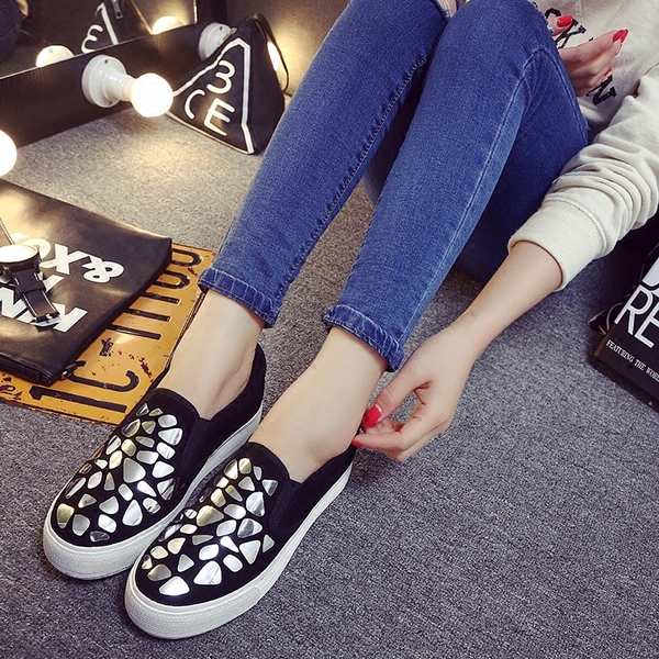 Γυναικεία   παπούτσια με  ενδιάμεση σόλα