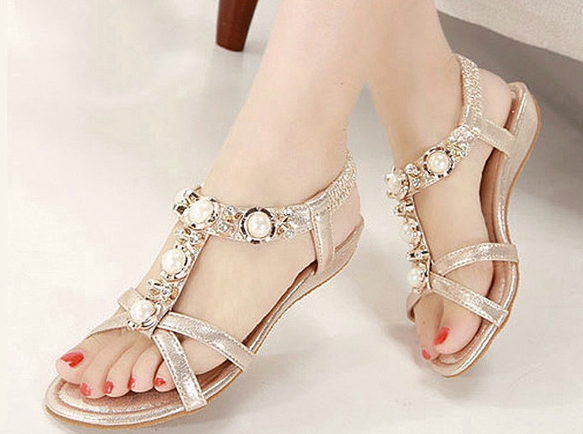 Дамски стилни сандали