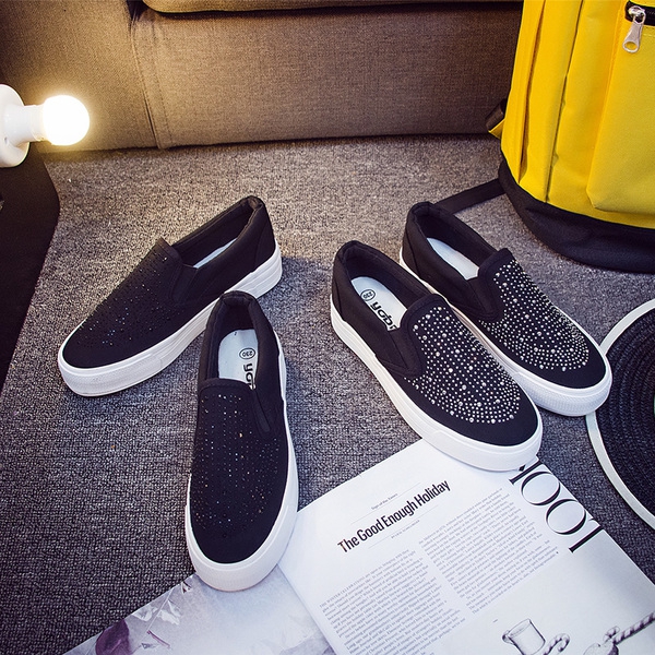 Дамски ежедневни черни мокасини с капси на лека платформа