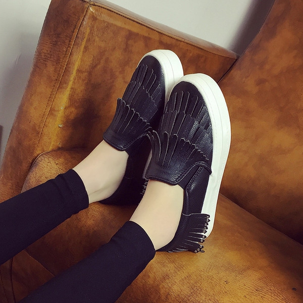 Дамски спортно елегантни кожени еспадрили с ресни в два цвята