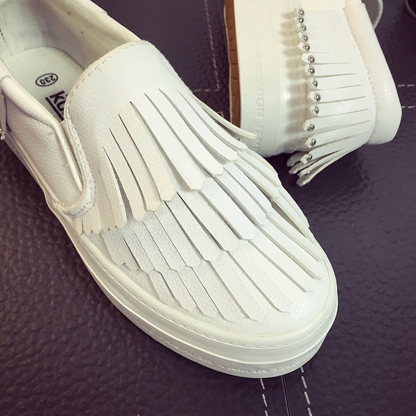 Дамски спортно елегантни кожени еспадрили с ресни в два цвята