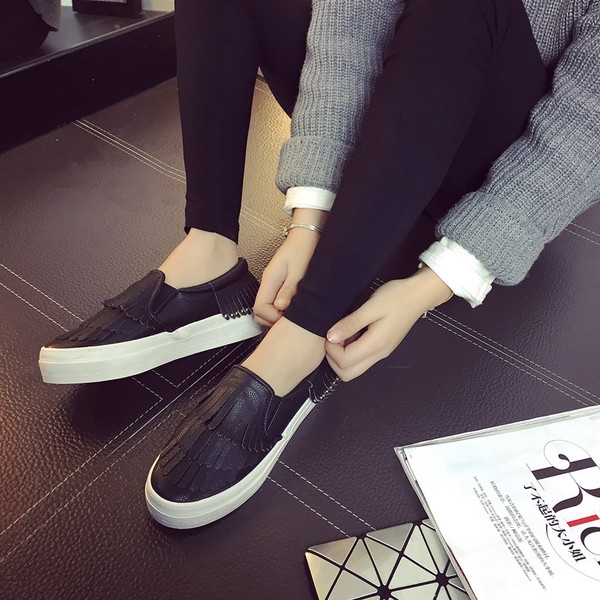 Дамски спортно елегантни кожени еспадрили с ресни в два цвята