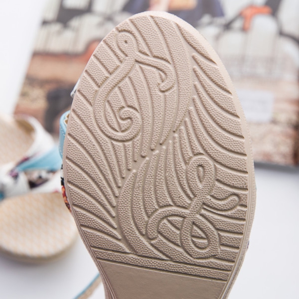 Moteriškos basutės su platforma