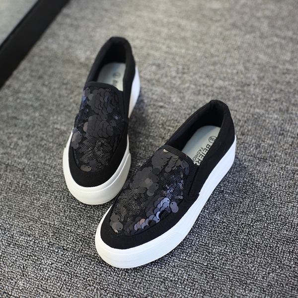 Γυναικεία  παπούτσια με πούλιες φως πλατφόρμα