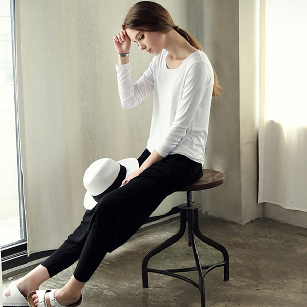 Дамска блуза с о-образна яка бял сив черен и червен цвят