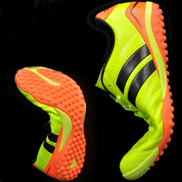 Мъжки бутонки различни цветове