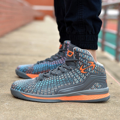 Παπούτσια μπάσκετ σε έξι χρώματα