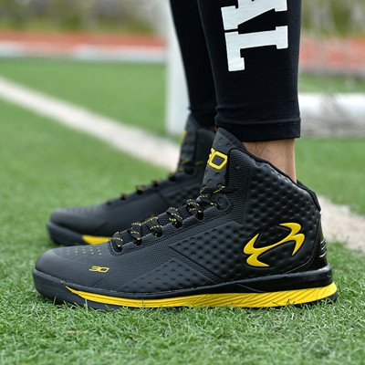 Παπούτσια μπάσκετ σε έξι χρώματα