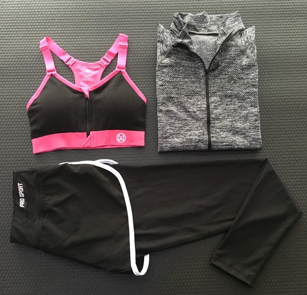 Дамско облекло за йога от 3 части: различни модели и цветове