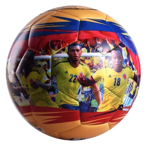 Футболна топка от изкуствена кожа с легендите на футбола от Реал Мадрид, Барселона - Серхио Рамос, Гарет Бейл, Меси