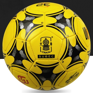 Различни модели футболни топки подходящи за деца, тренировка и за училище 