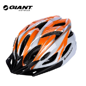 Каски за велосипедисти GIANT - много различни модели и цветове