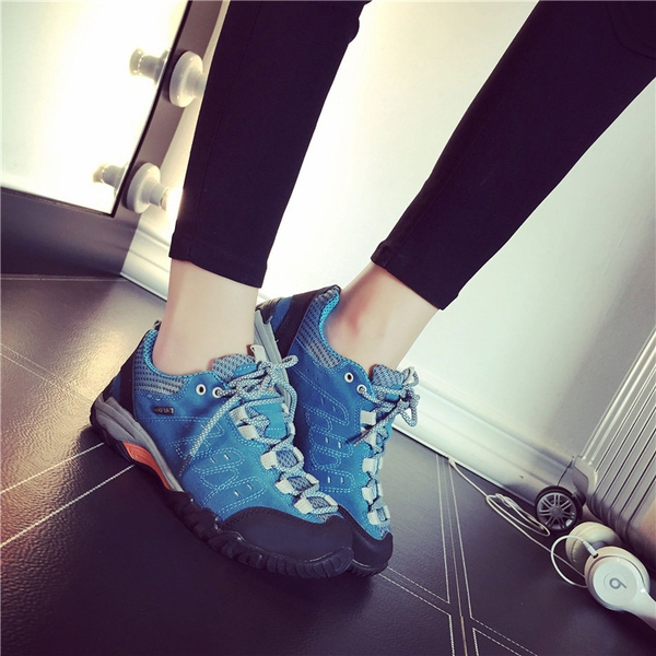 Леки дамски туристически обувки - 4 модела 