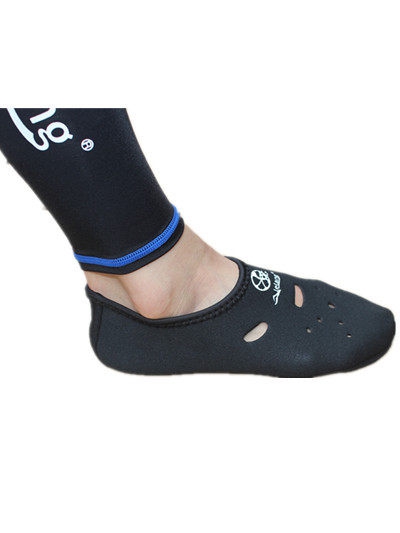 Κάλτσες κολύμβησης και  Καταδύσεις σε τέσσερα χρώματα