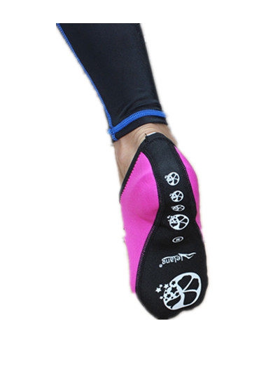 Κάλτσες κολύμβησης και  Καταδύσεις σε τέσσερα χρώματα