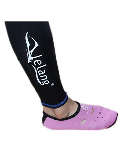 Κάλτσες κολύμβησης και  Καταδύσεις σε τέσσερα χρώματα