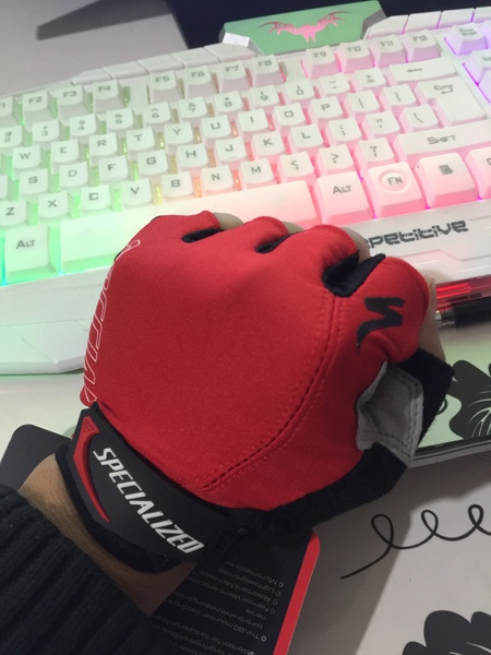 Ръкавици за колоездене - различни модели и цветове