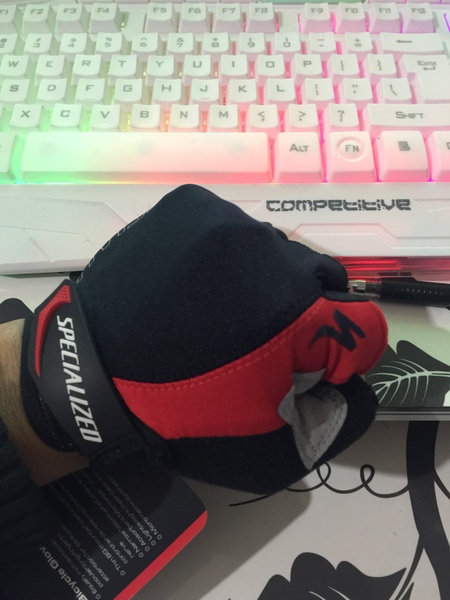 Ръкавици за колоездене - различни модели и цветове