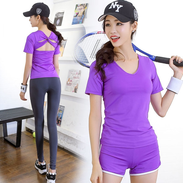 Дамски спортен костюм: тениска +клин