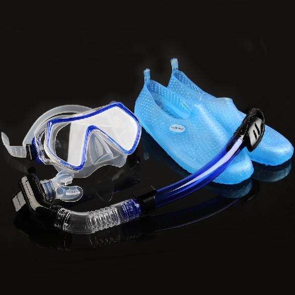 Εξοπλισμός καταδύσεων και κολύμβησης - αναπνευστήρας με γυαλιά και παπούτσια από σιλικόνη