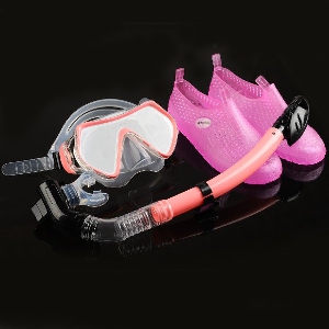 Εξοπλισμός καταδύσεων και κολύμβησης - αναπνευστήρας με γυαλιά και παπούτσια από σιλικόνη