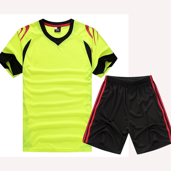 Футболни екипи с къси ръкави и панталони подходящи за деца и възрастни