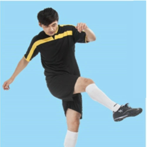 Футболни екипи с къси ръкави и панталони подходящи за деца и възрастни