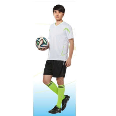 Футболни екипи с къси ръкави и панталони подходящи за деца и възрастни