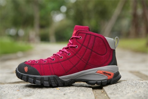 Дамски и мъжки водоустойчиви туристически обувки 12 модела 