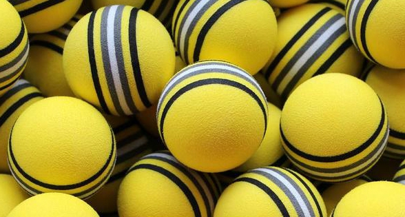 Тренировъчна цветна топка за голф 