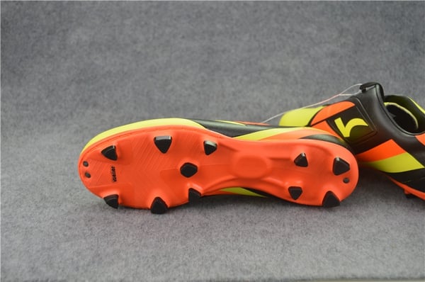 Мъжки бутонки - уникален топ модел в няколко размера