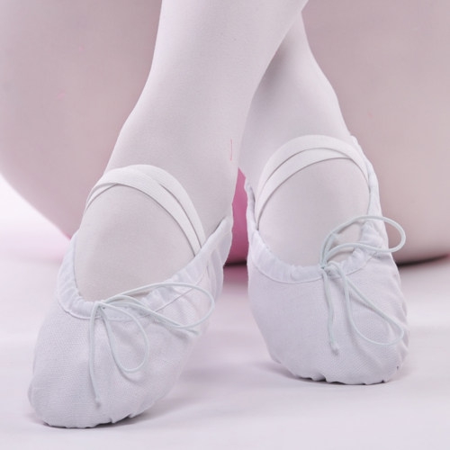 Обувки за балетза жени и деца         