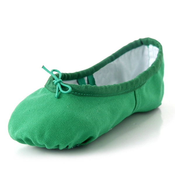 Обувки за балетза жени и деца         