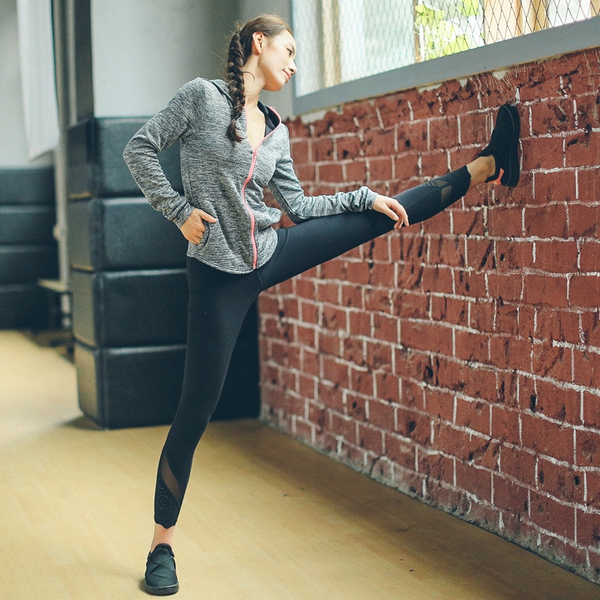 Дамски спортен суитчър с качулка - бял, розов, зелен, лилав - пролет, лято и есен