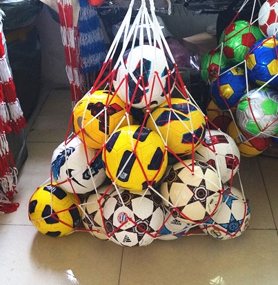 Чанта - мрежа за футболни, баскетболни и волейболни топки - червени и сини