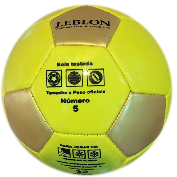 Различни модели ицветове футболни топки - сини, червени, жълти с кантове за деца, възрастни и тренировка