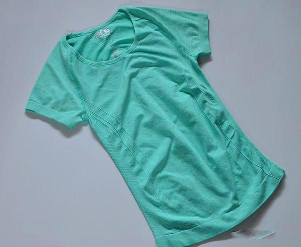 Дамска спортна блуза в различни цветове - за фитнес тренировки или тичане