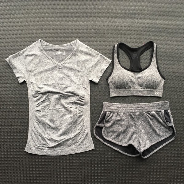 Спортен екип за фитнес- в много различни цветове и модели