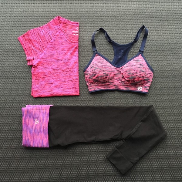 Спортен екип за фитнес- в много различни цветове и модели