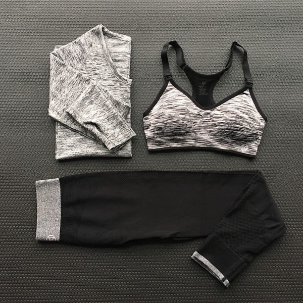 Спортен екип за фитнес- в много различни цветове и модели