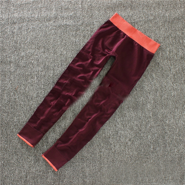 Ластичен спортен клин - за фитнес или спортни упражнения