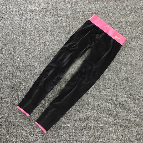 Ластичен спортен клин - за фитнес или спортни упражнения