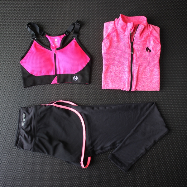 Спортен комплект за тренировка в 3 части