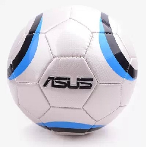 Футболна топка със специална чанта за нея - топ модел