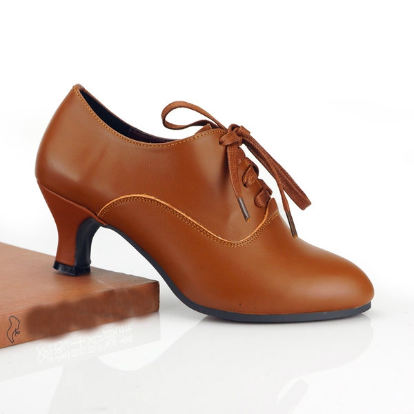 Дамски кожени обувки с ток за танци         